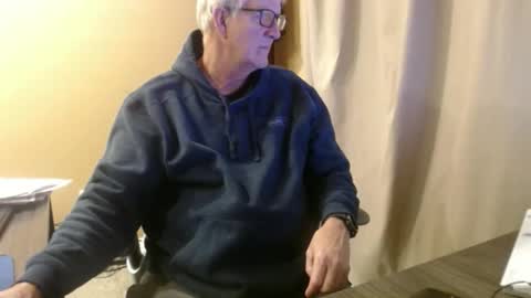 Snapshot of olderandwiser chatting on January 15, 2026, 11:52 pm Older and Wiser online show from January 15, 2026, 11:52 pm