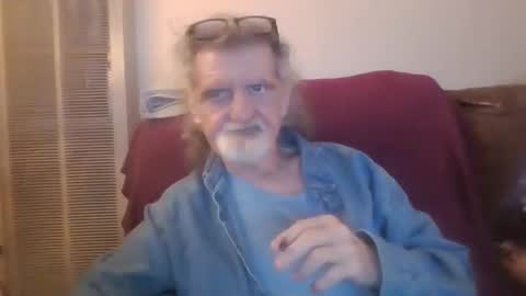 Snapshot of oldfarted chatting on January 19, 2025, 1:21 am OldFartEd online show from January 19, 2025, 1:21 am