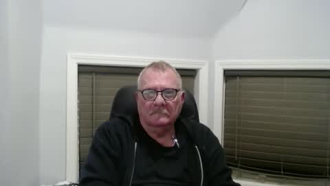 Snapshot of oldguybigd chatting on April 17, 2026, 3:31 am oldguybigd online show from April 17, 2026, 3:31 am