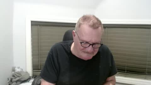 Snapshot of oldguybigd chatting on April 23, 2026, 4:35 am oldguybigd online show from April 23, 2026, 4:35 am