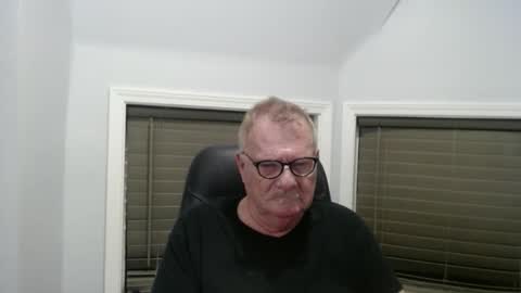 Snapshot of oldguybigd chatting on May 10, 2026, 6:29 am oldguybigd online show from May 10, 2026, 6:29 am