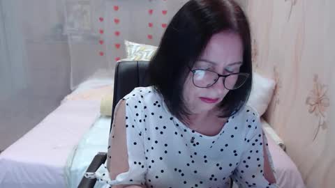 Snapshot of olgahottie chatting on November 17, 2025, 10:59 pm OlgaHottie online show from November 17, 2025, 10:59 pm