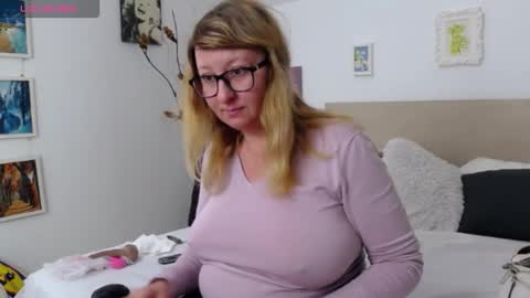 Snapshot of olgapavlova chatting on January 6, 2026, 11:14 am Olga Pavlova online show from January 6, 2026, 11:14 am