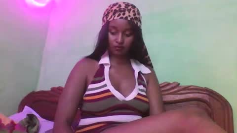 olinah610 online show from November 21, 2025, 11:31 am