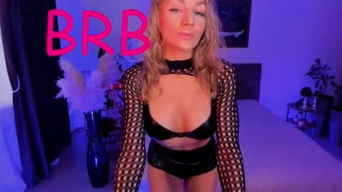 Snapshot of oliva_candy chatting on March 11, 2025, 6:41 pm oliva_candy online show from March 11, 2025, 6:41 pm