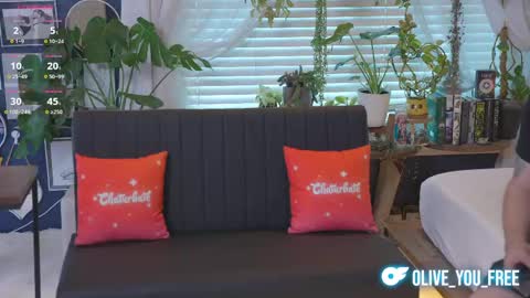 Snapshot of olive_you_ chatting on May 12, 2026, 1:25 am Olive online show from May 12, 2026, 1:25 am