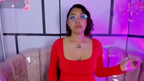 Snapshot of olivejoness_ chatting on October 17, 2025, 3:53 am olive online show from October 17, 2025, 3:53 am