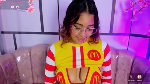 Snapshot of olivejoness_ chatting on October 22, 2025, 5:19 am olive online show from October 22, 2025, 5:19 am