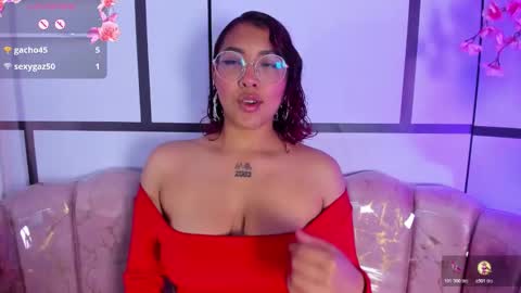 Snapshot of olivejoness_ chatting on November 21, 2025, 4:44 am olive online show from November 21, 2025, 4:44 am