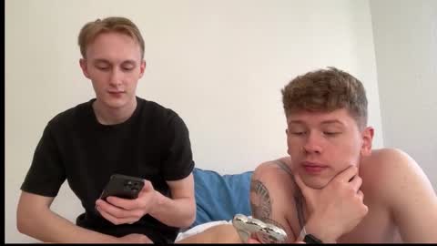Snapshot of oliver_and_thomas chatting on October 7, 2025, 2:47 pm Oliver and Thomas online show from October 7, 2025, 2:47 pm