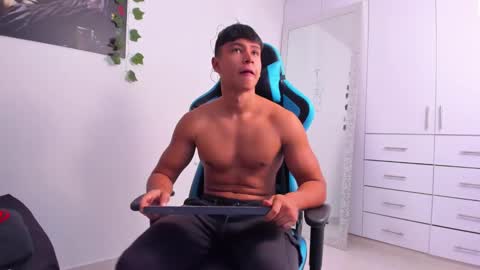 Oliver bray online show from December 27, 2024, 12:39 am