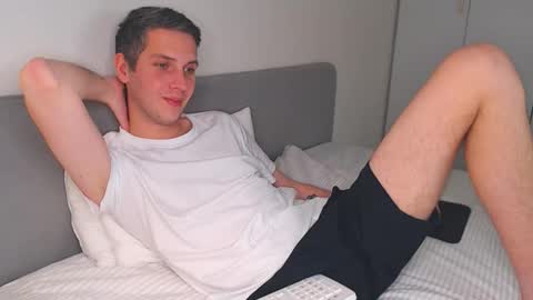 Oliver online show from November 15, 2025, 5:09 pm