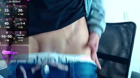 Snapshot of oliver_king_sex chatting on December 15, 2024, 2:05 pm Oliver Smith online show from December 15, 2024, 2:05 pm