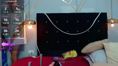 Snapshot of oliver_king_sex chatting on December 20, 2024, 8:45 pm Oliver Smith online show from December 20, 2024, 8:45 pm