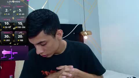 Snapshot of oliver_king_sex chatting on December 28, 2024, 6:08 pm Oliver Smith online show from December 28, 2024, 6:08 pm