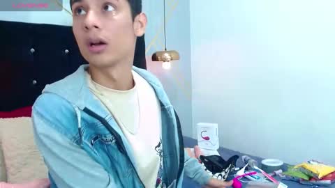 Snapshot of oliver_king_sex chatting on February 10, 2025, 5:52 pm Oliver Smith online show from February 10, 2025, 5:52 pm