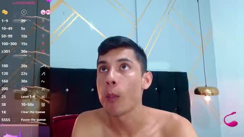 Snapshot of oliver_king_sex chatting on February 25, 2025, 9:46 pm Oliver Smith online show from February 25, 2025, 9:46 pm