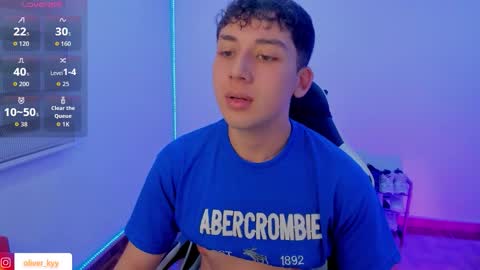 Snapshot of oliver_kyy chatting on November 12, 2025, 2:01 am oliveeer online show from November 12, 2025, 2:01 am