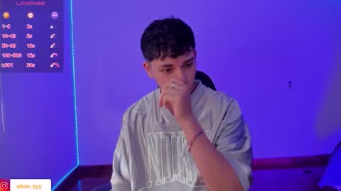 Snapshot of oliver_kyy chatting on December 13, 2025, 7:53 pm oliveeer online show from December 13, 2025, 7:53 pm