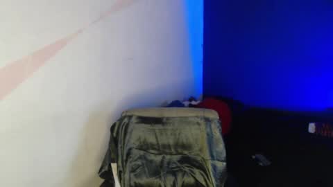 Snapshot of oliver_laid_2023 chatting on February 3, 2025, 4:04 am oliver_laid_2023 online show from February 3, 2025, 4:04 am