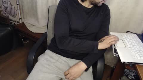 oliver_laid_2023 online show from November 28, 2025, 2:47 am