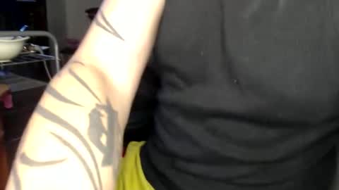 oliver_laid_2023 online show from May 19, 2026, 2:40 am