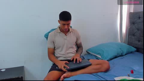 oliver_smith_2 online show from December 26, 2024, 4:25 pm