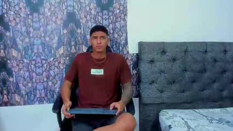 oliver_smith_2 online show from February 27, 2025, 12:21 am