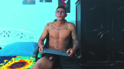 oliver_smith_2 online show from June 25, 2026, 7:18 pm