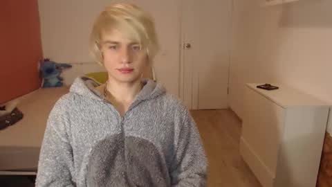 Oliver online show from December 1, 2025, 1:43 am