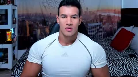 Snapshot of oliver_tommy chatting on October 16, 2025, 12:39 pm oliver_tommy online show from October 16, 2025, 12:39 pm