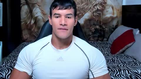 Snapshot of oliver_tommy chatting on November 4, 2025, 1:05 am oliver_tommy online show from November 4, 2025, 1:05 am