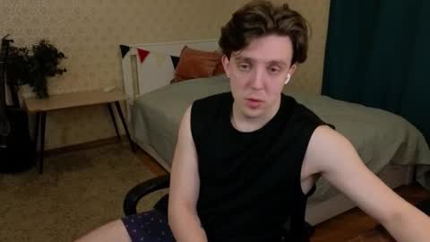 Snapshot of oliver_travis chatting on December 14, 2025, 4:40 am Oliver Evans online show from December 14, 2025, 4:40 am