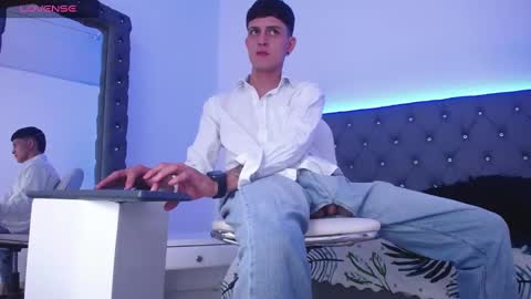 Snapshot of oliverkoch chatting on December 8, 2024, 3:21 am Oliver Koch online show from December 8, 2024, 3:21 am