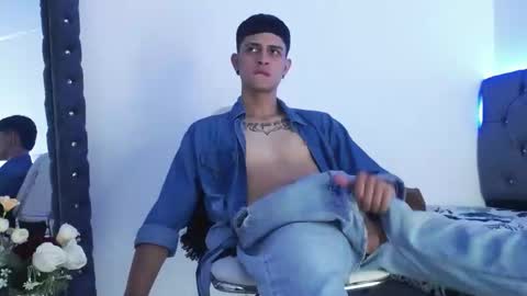 Snapshot of oliverkoch chatting on December 12, 2024, 3:43 am Oliver Koch online show from December 12, 2024, 3:43 am