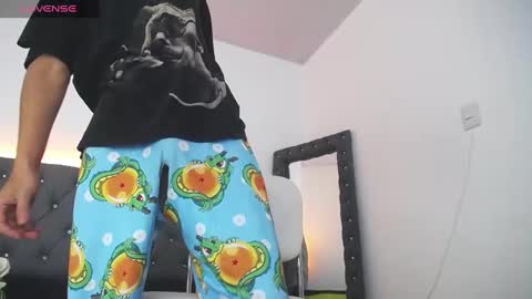 Snapshot of oliverkoch chatting on December 21, 2024, 8:07 am Oliver Koch online show from December 21, 2024, 8:07 am