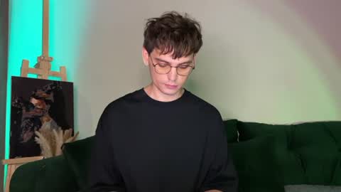 Snapshot of oliverlawrence chatting on July 1, 2026, 9:47 pm oliverlawrence online show from July 1, 2026, 9:47 pm