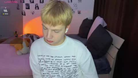 oliver online show from October 20, 2025, 1:00 pm