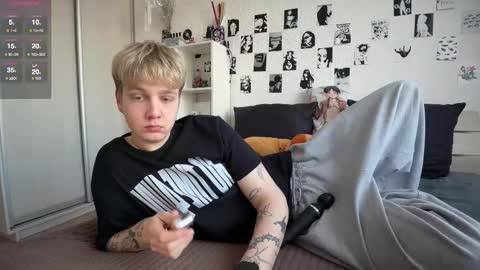 oliver online show from March 22, 2026, 1:36 pm