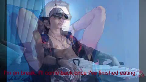 oliverthompson_01 online show from December 3, 2024, 8:49 am