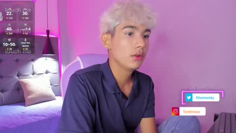 Snapshot of olivertwinky_ chatting on September 14, 2025, 5:06 am Oliver online show from September 14, 2025, 5:06 am