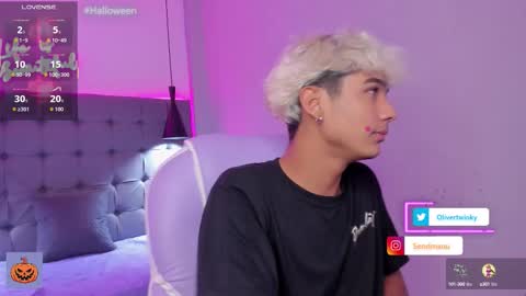 Snapshot of olivertwinky_ chatting on October 13, 2025, 5:07 am Oliver online show from October 13, 2025, 5:07 am