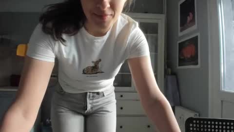 Snapshot of olivia__dream chatting on May 5, 2026, 3:42 pm olivia__dream online show from May 5, 2026, 3:42 pm