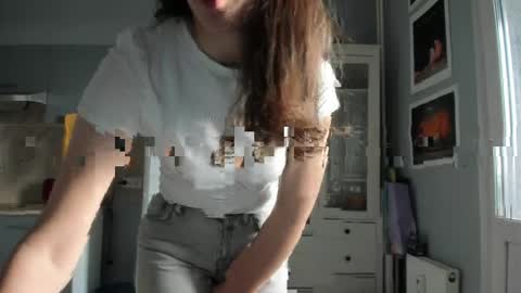 Snapshot of olivia__dream chatting on May 13, 2026, 3:31 pm olivia__dream online show from May 13, 2026, 3:31 pm