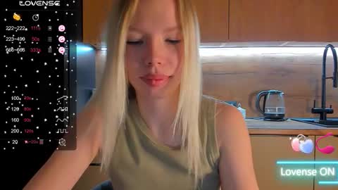 Snapshot of olivia_bells chatting on January 7, 2026, 10:01 pm Olivia 3 online show from January 7, 2026, 10:01 pm