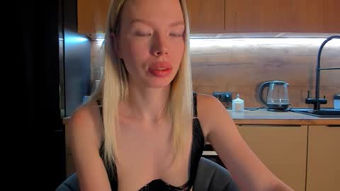 Snapshot of olivia_bells chatting on January 17, 2026, 10:35 pm Olivia 3 online show from January 17, 2026, 10:35 pm