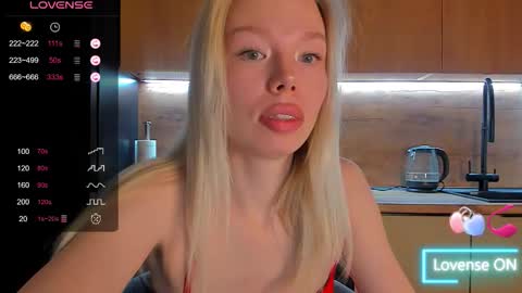 Snapshot of olivia_bells chatting on March 18, 2026, 9:18 pm Olivia 3 online show from March 18, 2026, 9:18 pm