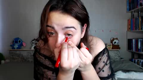 Snapshot of olivia_defo chatting on October 22, 2025, 11:32 am olivia_defo online show from October 22, 2025, 11:32 am