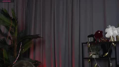 SaraConor online show from March 19, 2026, 7:34 am