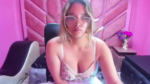 Snapshot of olivia_fox69 chatting on January 26, 2025, 3:48 am OLIVIA online show from January 26, 2025, 3:48 am